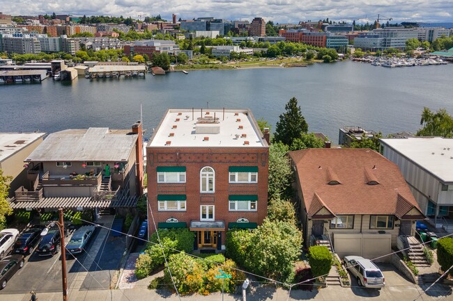 Top Floor w/Unobstructed Water & Mountain ... - Top Floor w/Unobstructed Water & Mountain ... Apartment