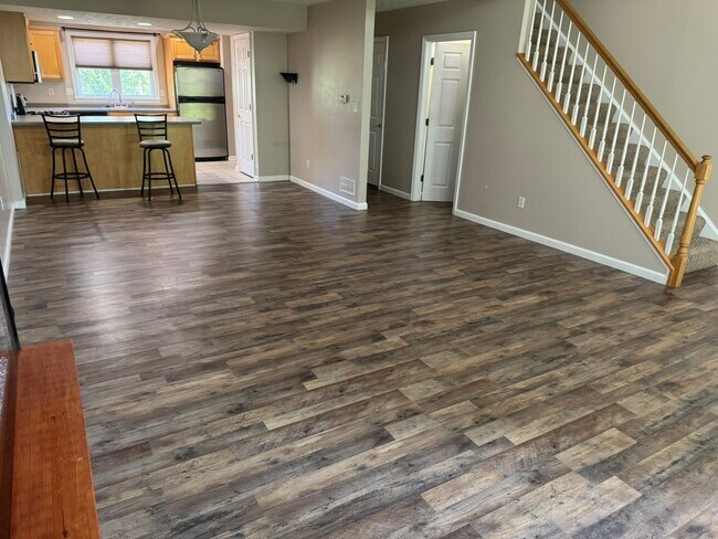 Foto del edificio - 205 Prairie Ct