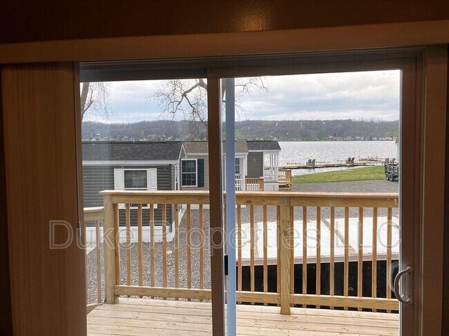 Building Photo - 5118 E Lake Rd