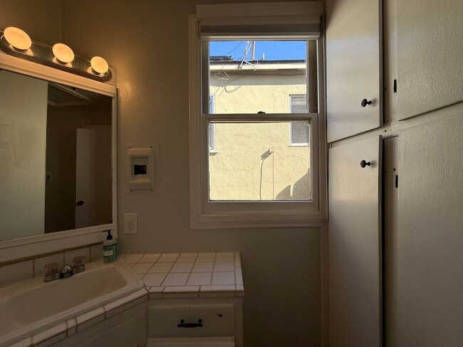 Foto del edificio - Pacific Beach 1 Bed/1 Bath ADU with Backyard