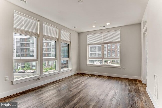 Foto del edificio - 1761 Old Meadow Rd