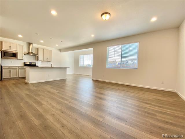 Foto del edificio - 470 Whisper Wind Ln