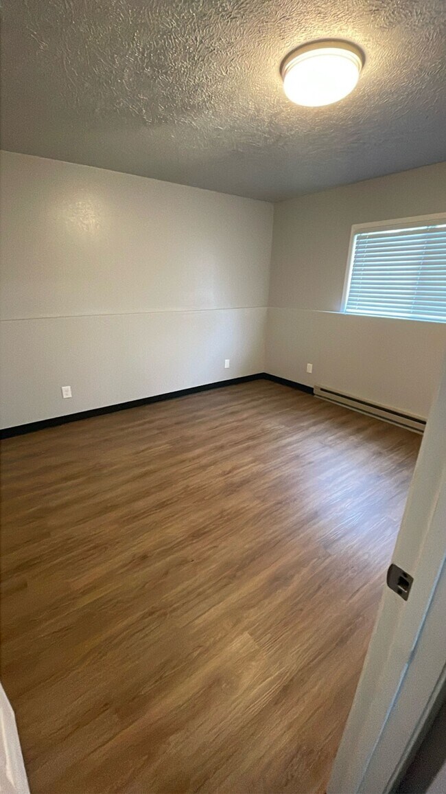 Building Photo - 814 East Brady Court