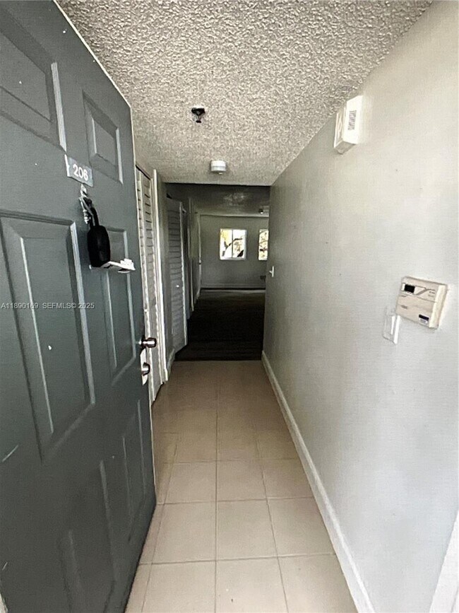 Foto del edificio - 201 NW 7th St