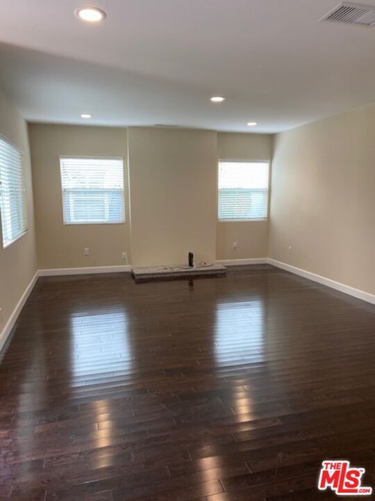 Foto del edificio - 10937 Fairbanks Way