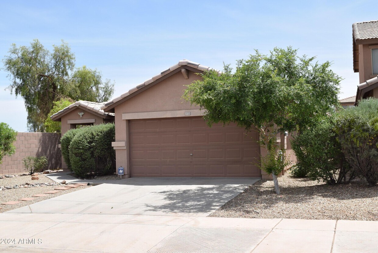 Primary Photo - 15733 W Papago St