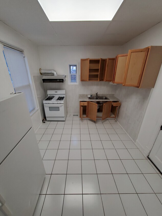Primary Photo - 2810 S Normal Ave