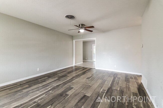 Foto del edificio - 3 BR/1BA | Newly Renovated Single Family Home | 1-Car Covered Parking | Shaded Yard!