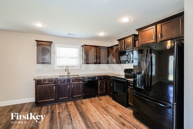 Foto del edificio - 2352 Pea Ridge Rd