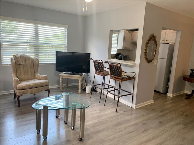 Photo - 244 Newport O Apartment