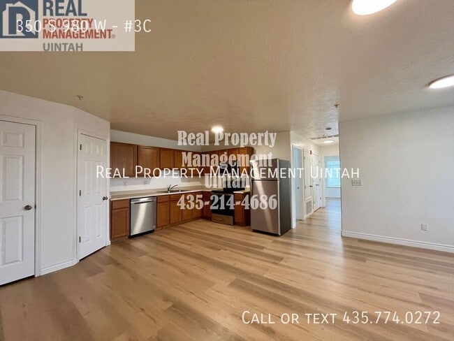 Building Photo - 980 350 S