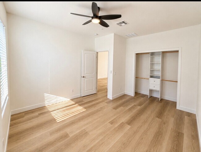 Building Photo - 16835 Desert Star St