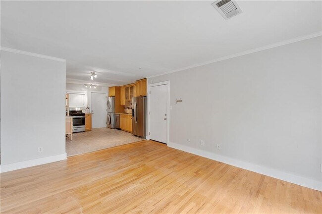 Foto del edificio - 866 Briarcliff Terrace NE