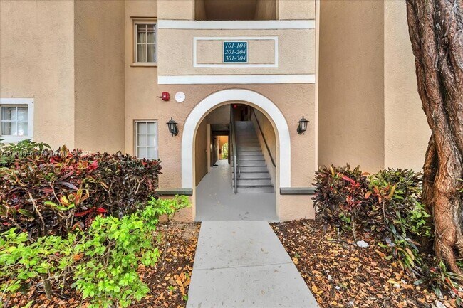 Foto del edificio - 2516 Centergate Dr