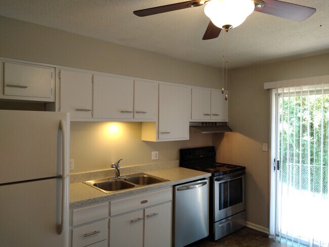 Kitchen and patio - 4602 Wyoming St