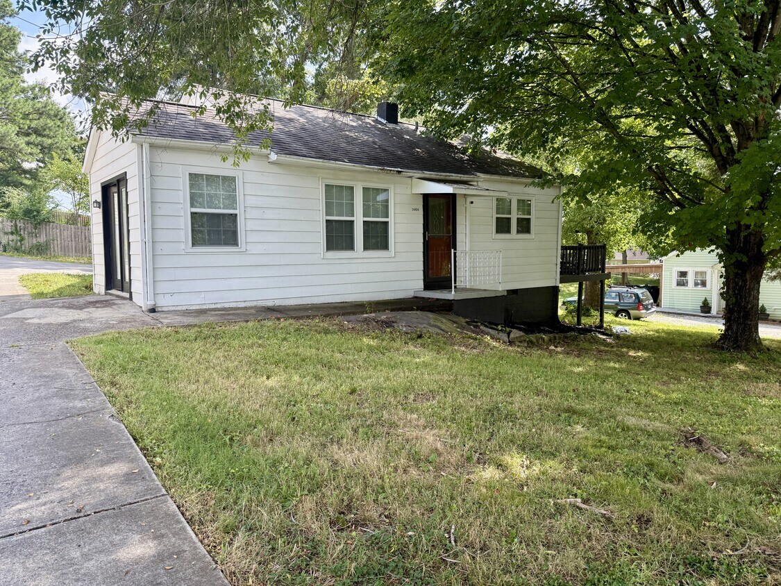 Photo - 1606 Tuckaleechee Pike (Maryville, TN)