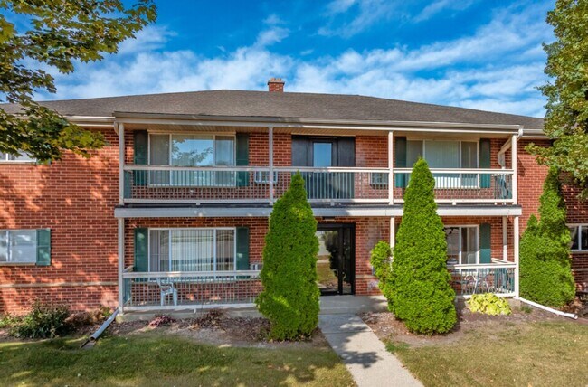 Foto del edificio - Lower 2 Bed/1 Bath Apartment Available!