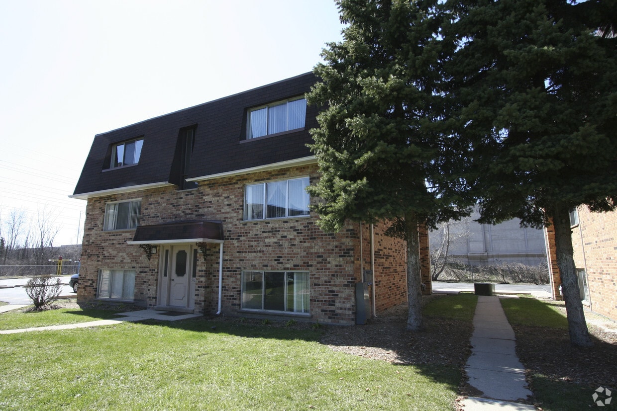 Building Photo - 9969 Linda Ln