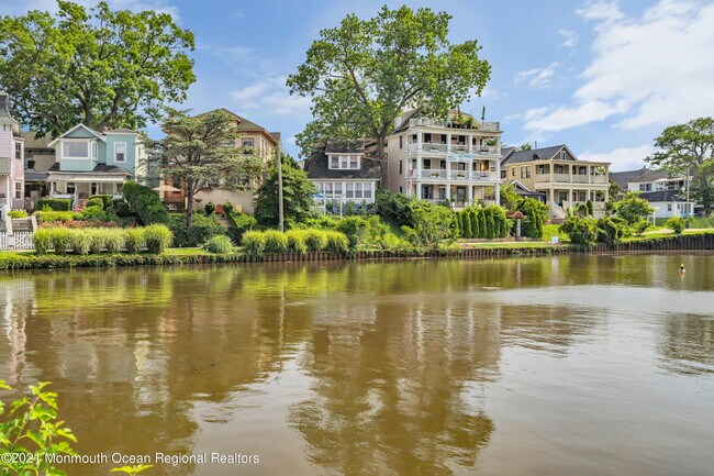 Foto del edificio - 98 Lake Ave