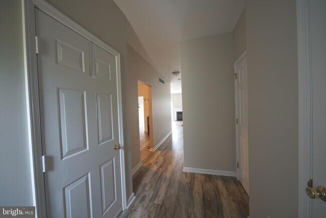 Foto del edificio - 647 Summit St