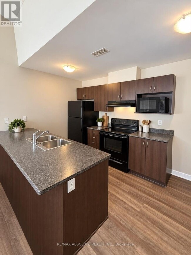 Building Photo - 103 Artesa Private