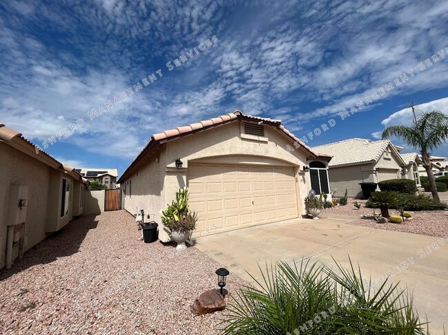 Foto del edificio - BEAUTIFUL 3 BEDROOM 2 BATHROOM HOME FOR RE...
