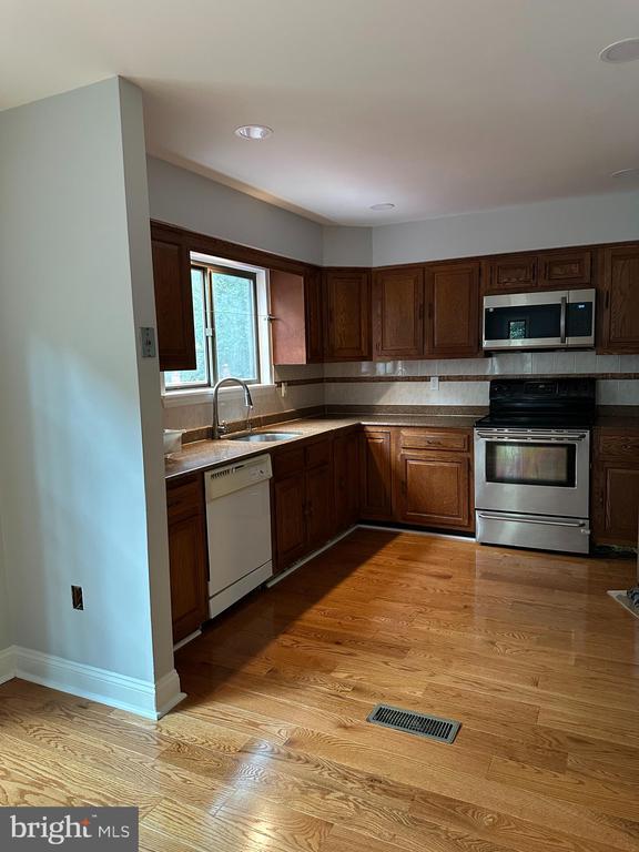 Foto del edificio - 7811 Wendy Ridge Ln