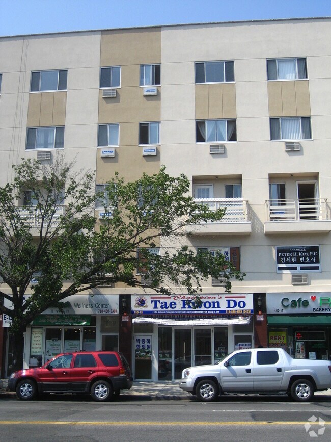 Foto del edificio - 150-15 Northern Blvd