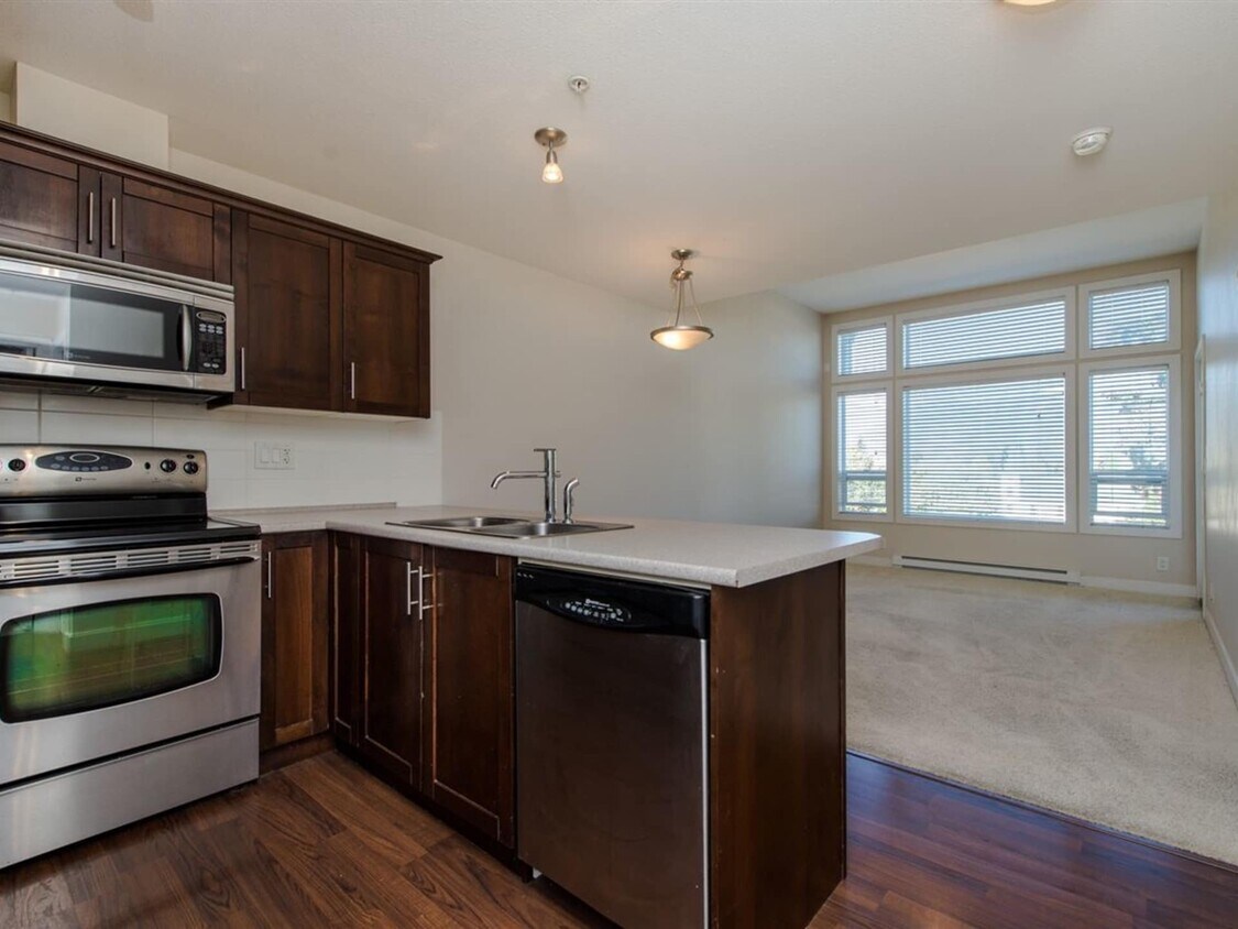 Primary Photo - 46150 Bole Ave