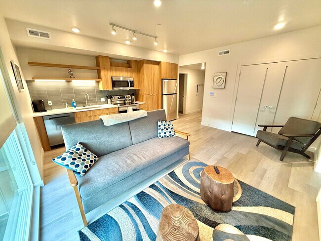 Foto del edificio - 360 W 200 S