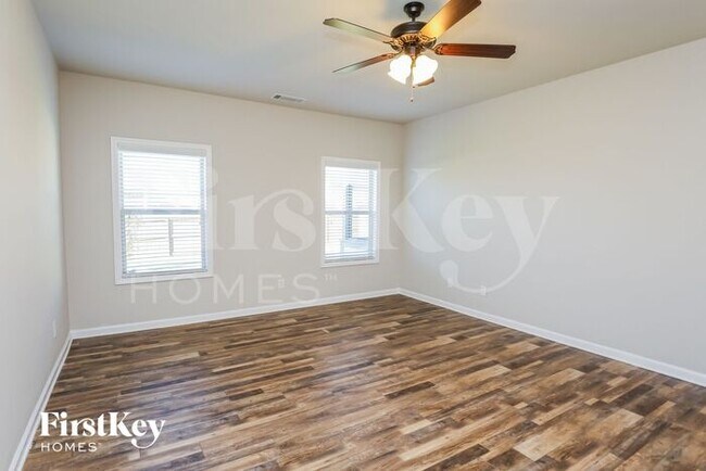 Foto del edificio - 4523 Brayden Dr