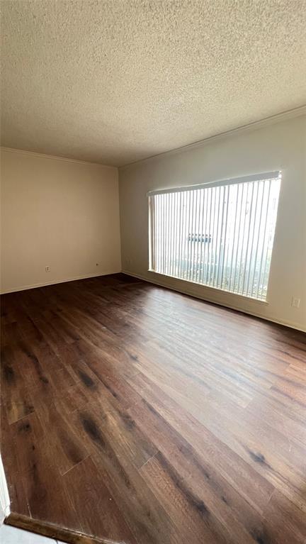 Foto del edificio - 7700 Creekbend Dr