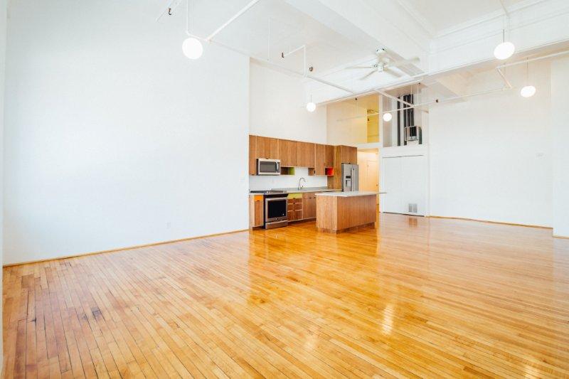 Primary Photo - 318 Grand St