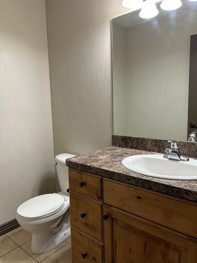 Building Photo - Meadows Townhomes