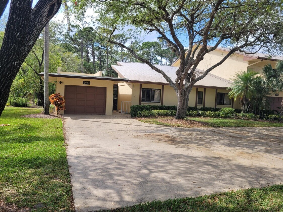Primary Photo - 2995 Bent Pine Dr