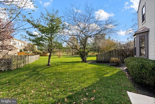 Foto del edificio - 44 Burgundy Dr