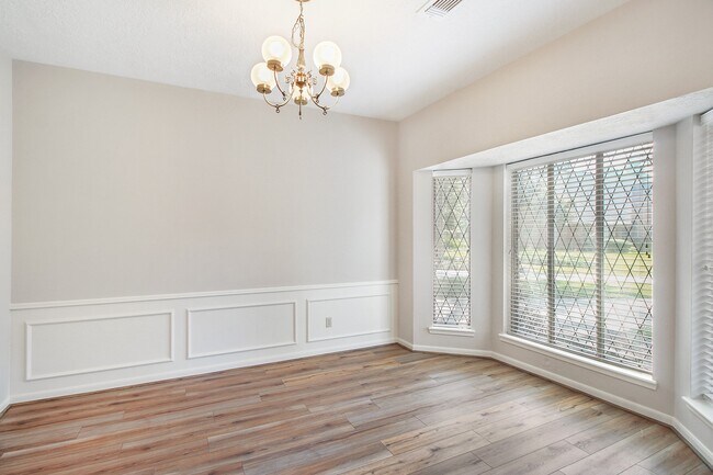 Foto del edificio - 5402 Summerfield Ln