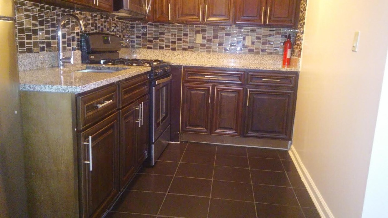 Foto principal - 8815 168th St
