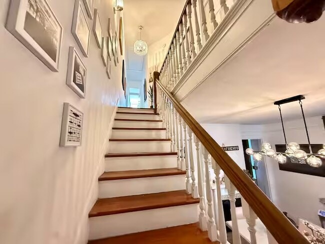 Foto del edificio - 1525 Melpomene St