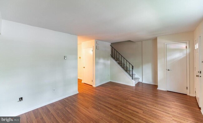 Foto del edificio - 170 Weedon Ct