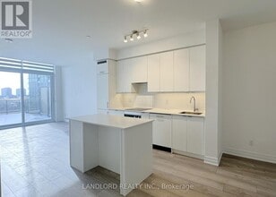 Building Photo - 36 Elm Dr W