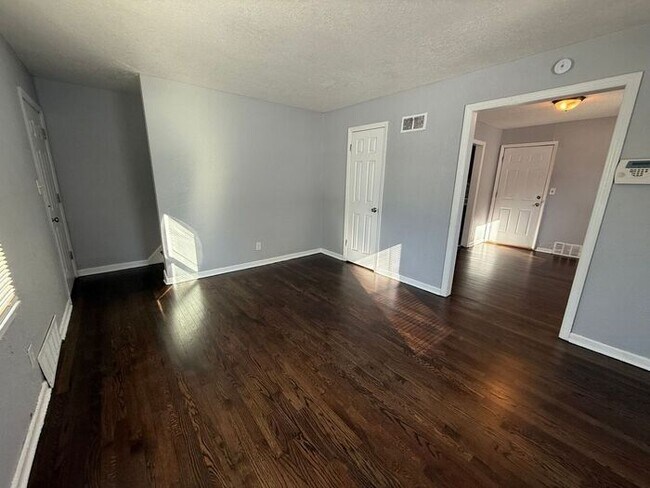 Foto del edificio - Beautiful 2 Bedroom 1 Bathroom in Kansas City!