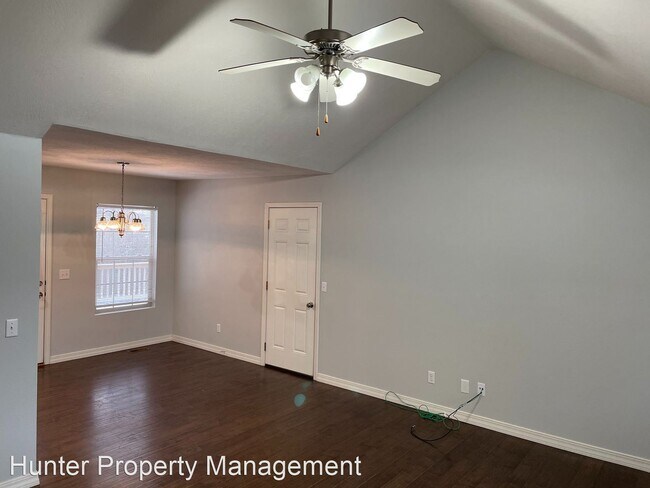 Foto del edificio - 3 br, 2 bath House - 819 S Barberry Ct