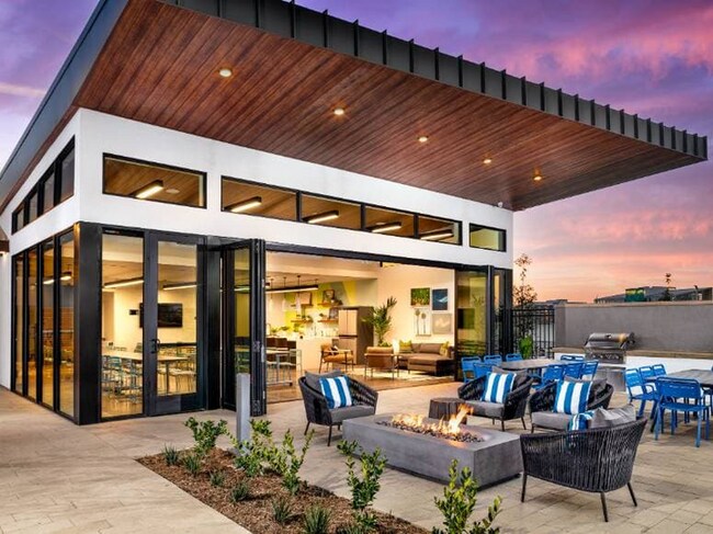 Foto del edificio - 16450 Veterans Wy