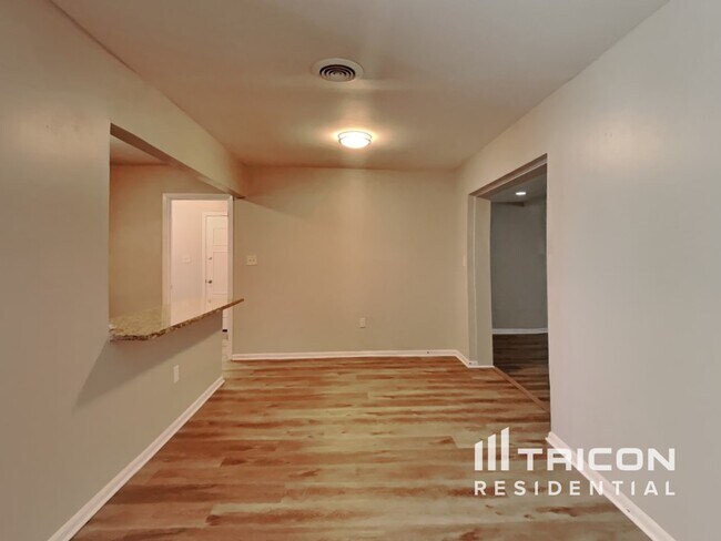 Foto del edificio - 2705 Campus Hill Drive Tampa FL