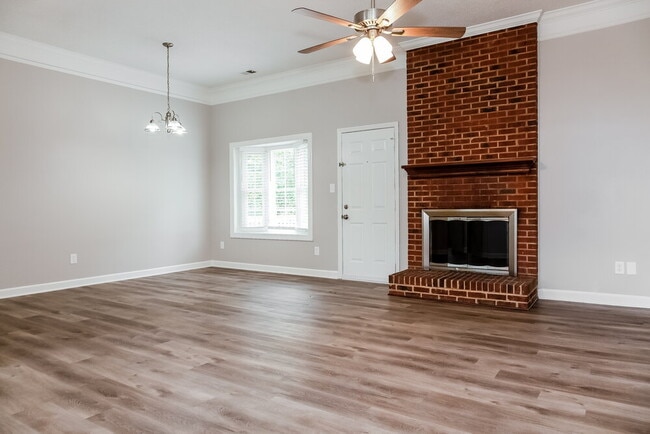Building Photo - 10501 Southern Oak Ct