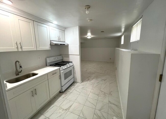 Foto del edificio - 119 Raritan Ave
