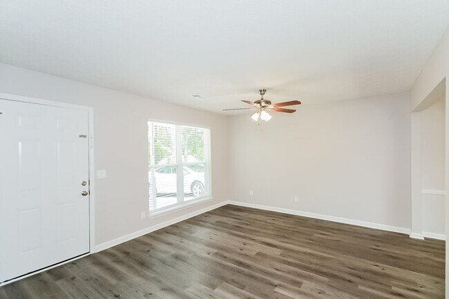 Foto del edificio - 300 N Meade Dr