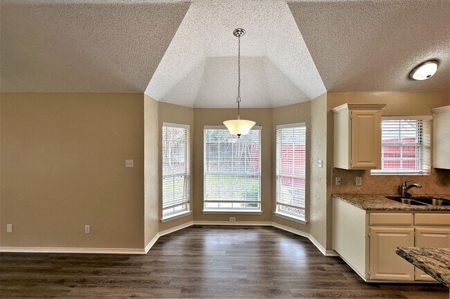 Foto del edificio - 1501 Hunter Ct