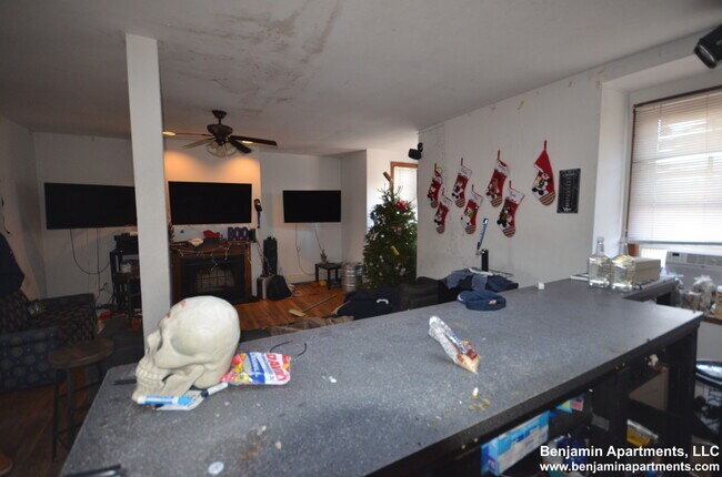 Foto del edificio - 486 Massachusetts Ave